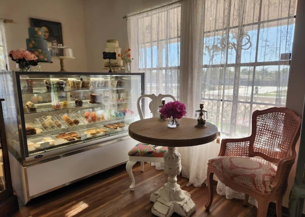 Michelle's Patisserie — Bakeries & Desserts photo 1 of 5
