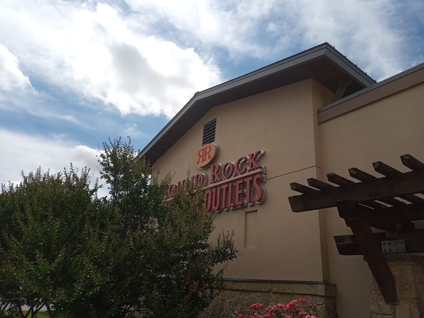 adidas Outlet Store Round Rock — Retail & Boutiques photo 1 of 5