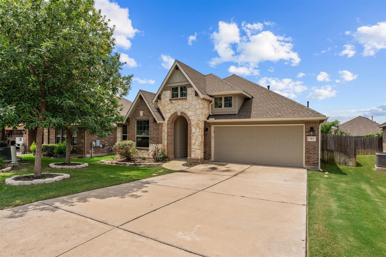 RE/MAX Vision Hutto — Real Estate Agents photo 1 of 5