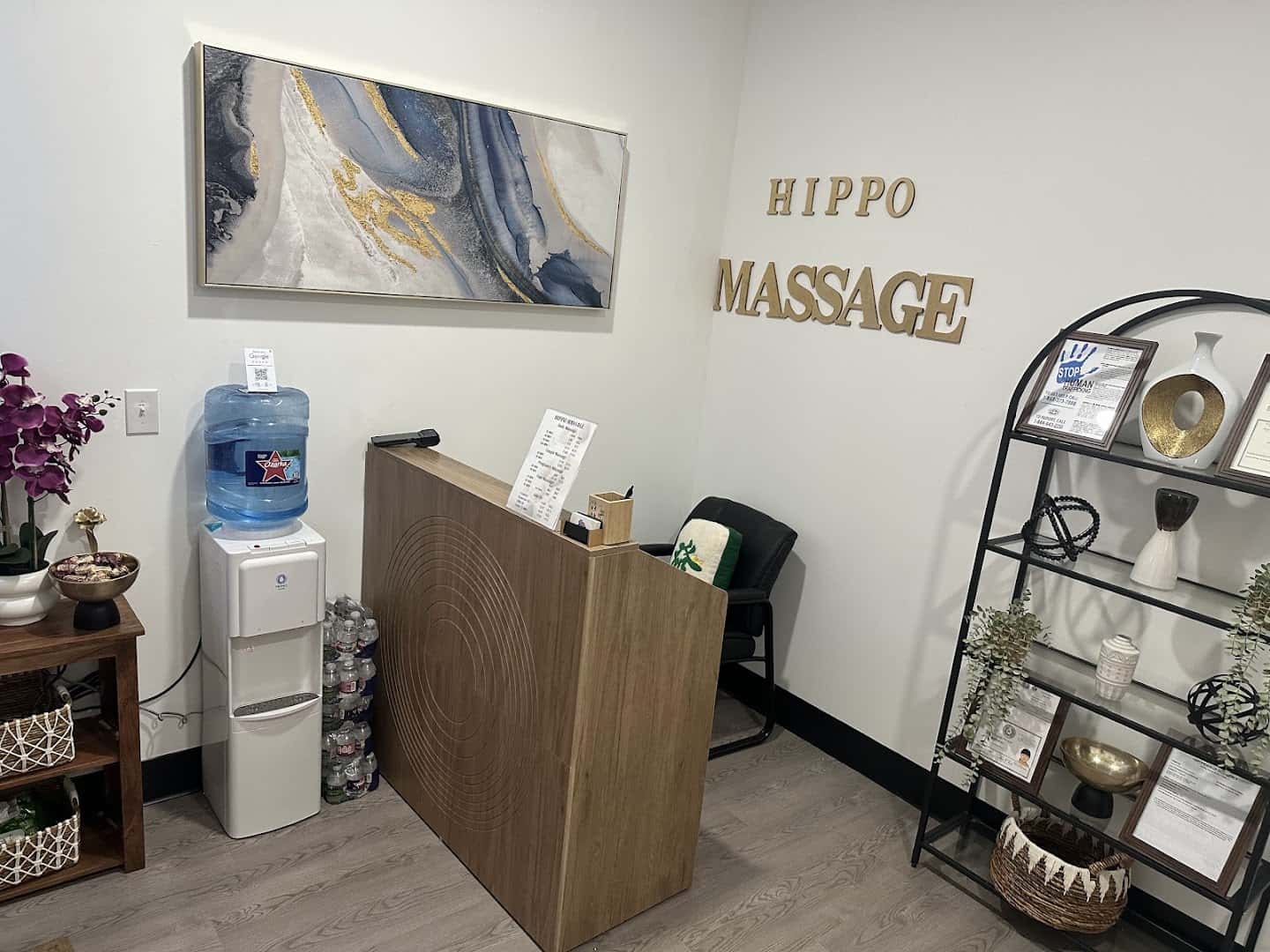 Hippo massage — Nail Salons & Spas photo 2 of 5