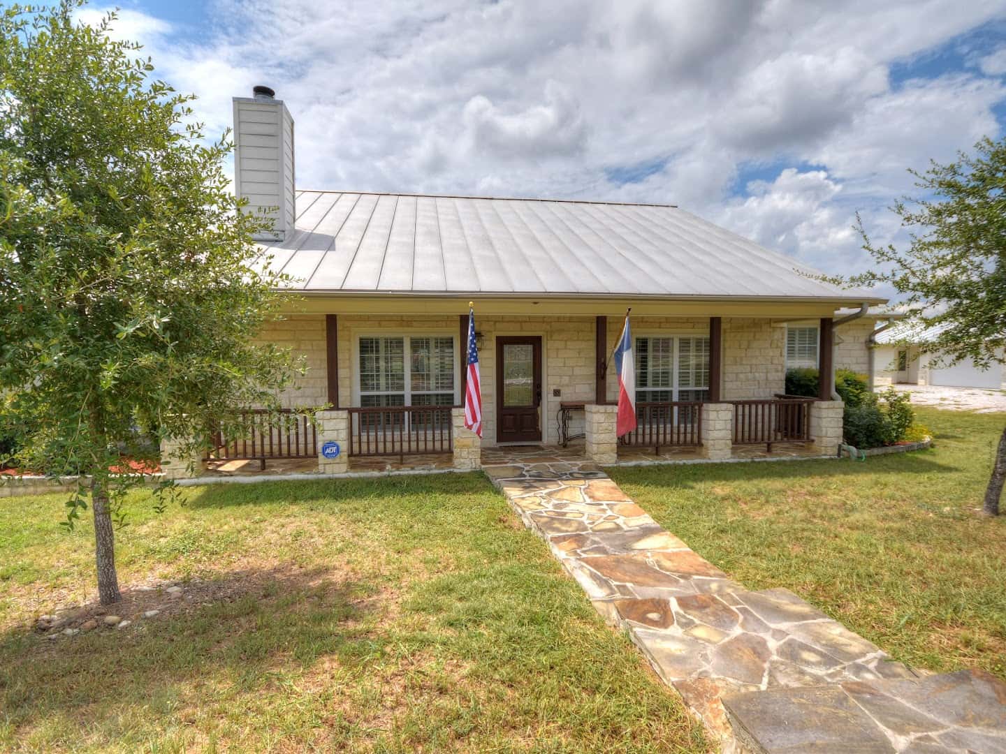 RE/MAX Town & Country - The Shane T. White Team — Real Estate Agents photo 2 of 5