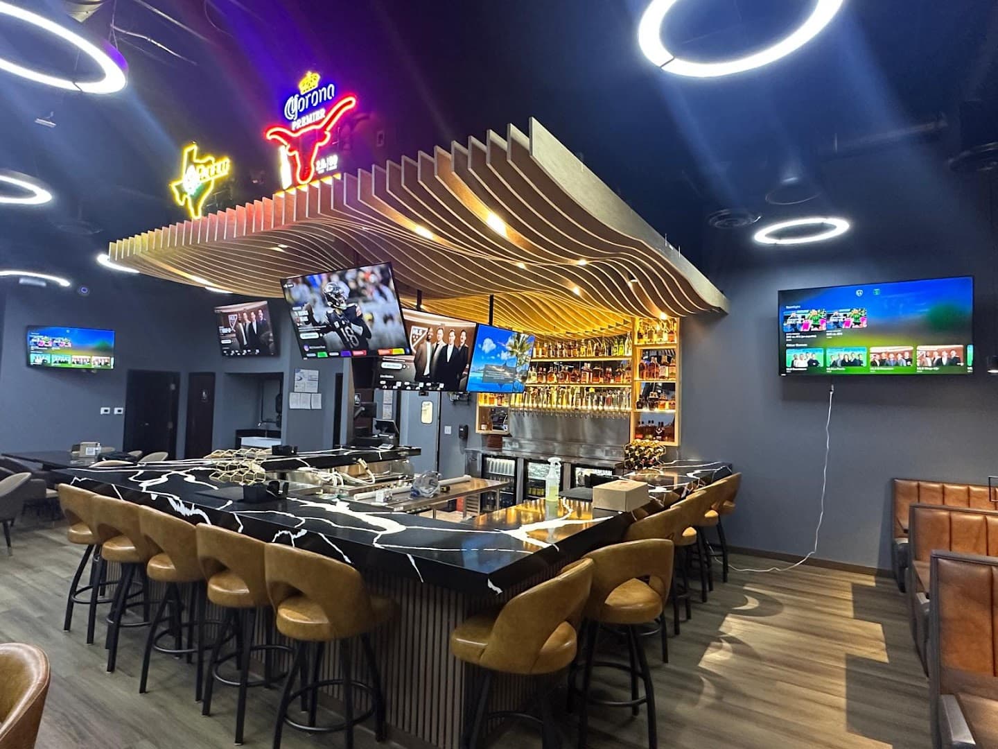 HYPE BAR & GRILL — Restaurants photo 1 of 5