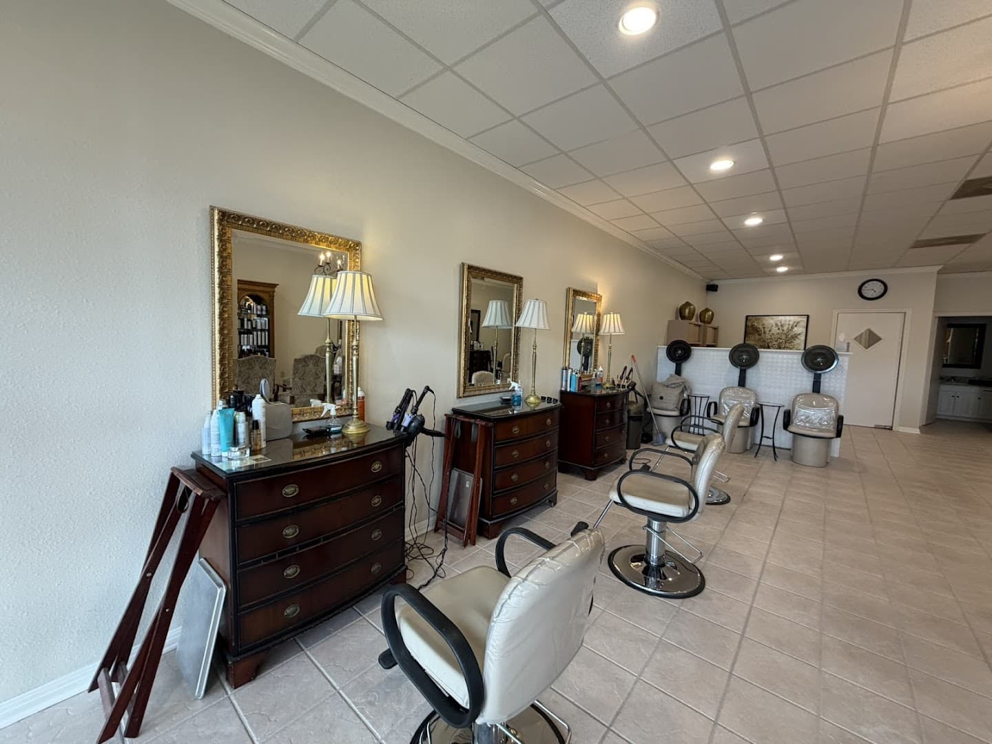 Salon Sarah — Hair Salons & Barbers photo 1 of 5
