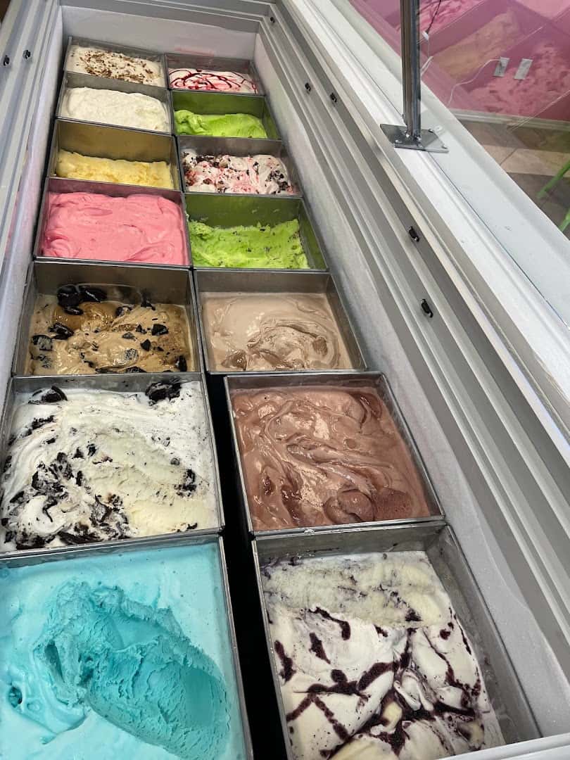 Loly's ice cream Leander — Bakeries & Desserts photo 3 of 5