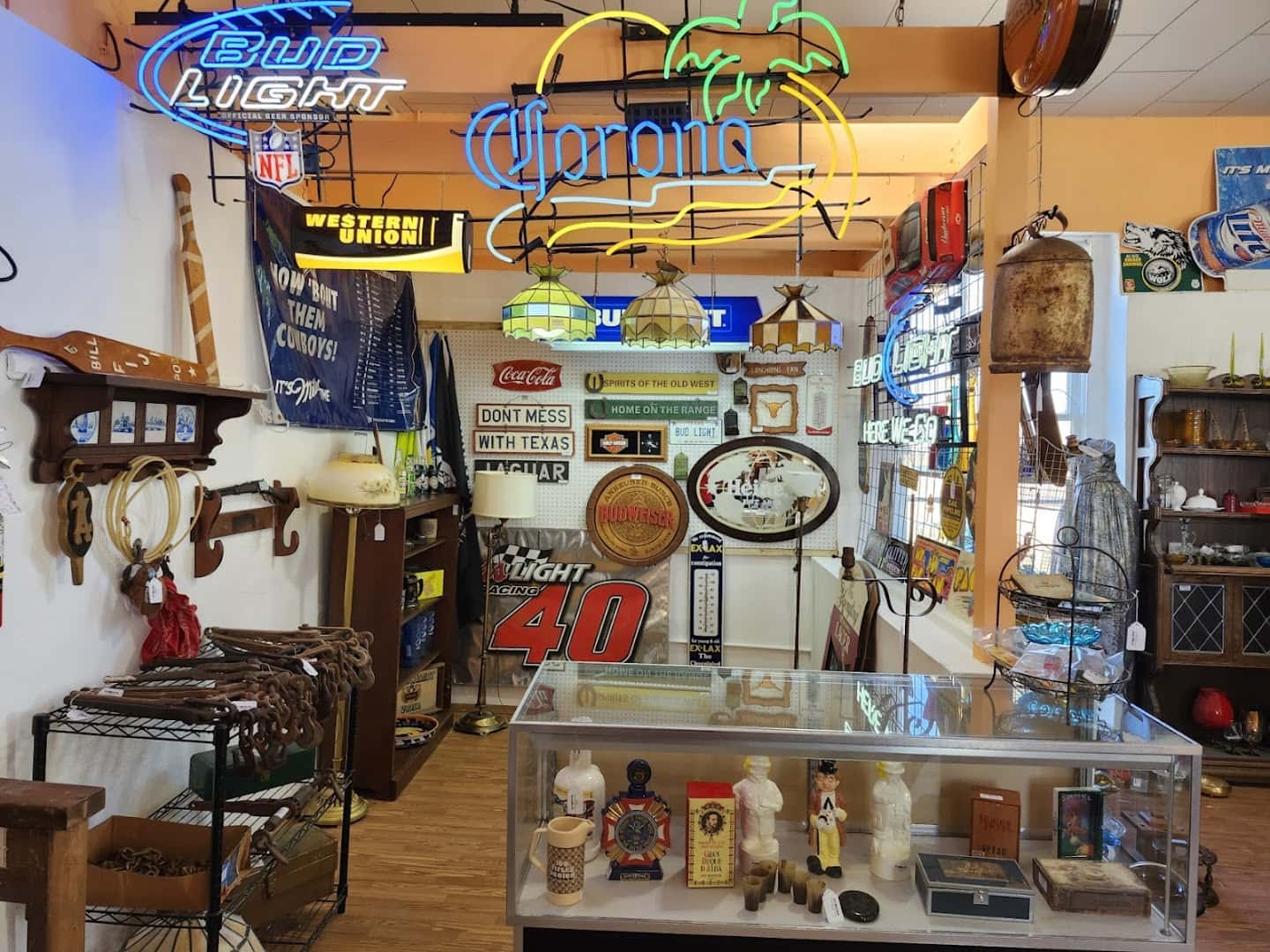 Sasquatch Antiquers Thrift & More — Retail & Boutiques photo 2 of 5