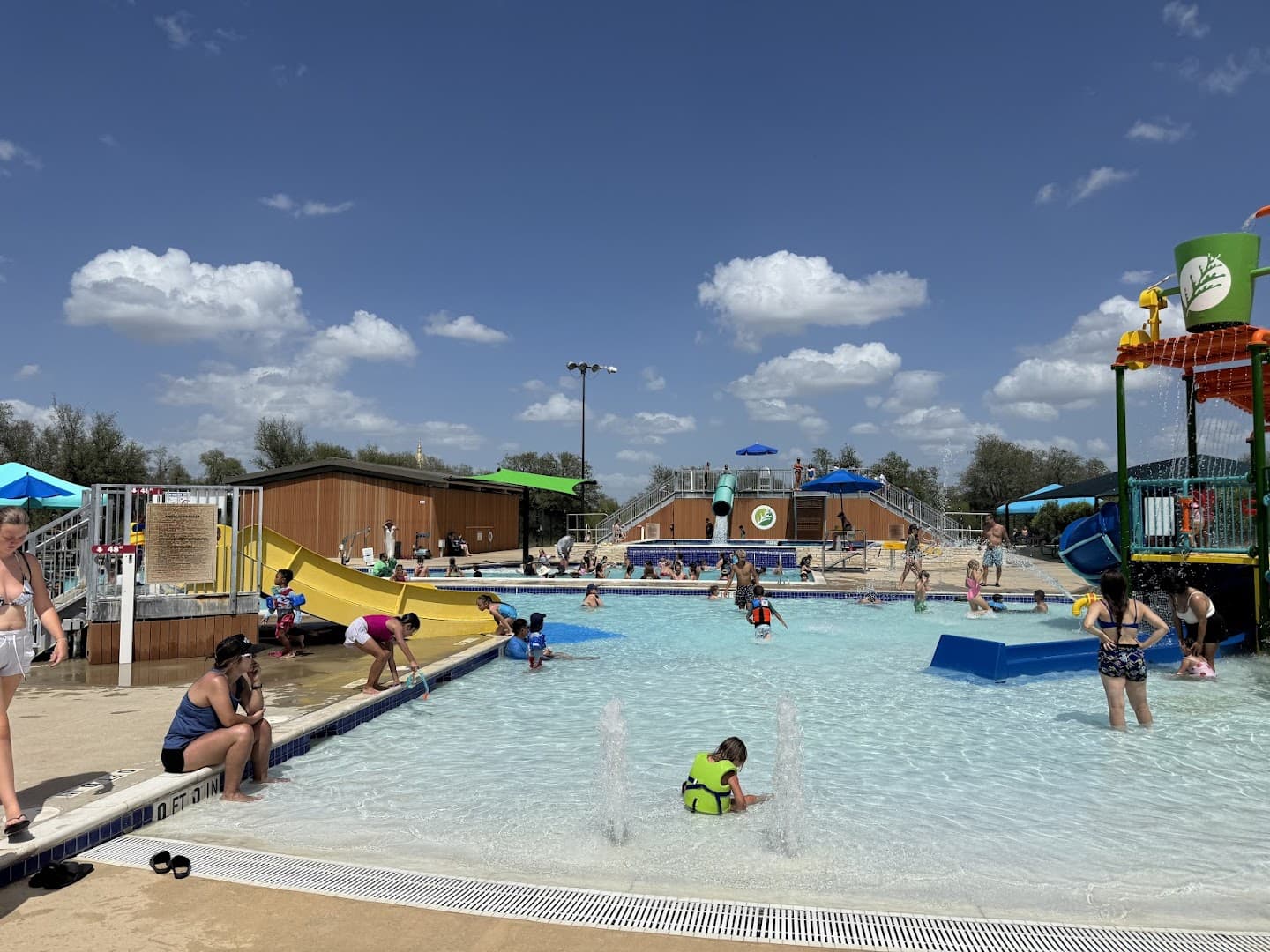 Veterans Memorial Pool — Family Fun & Recreation photo 1 of 5
