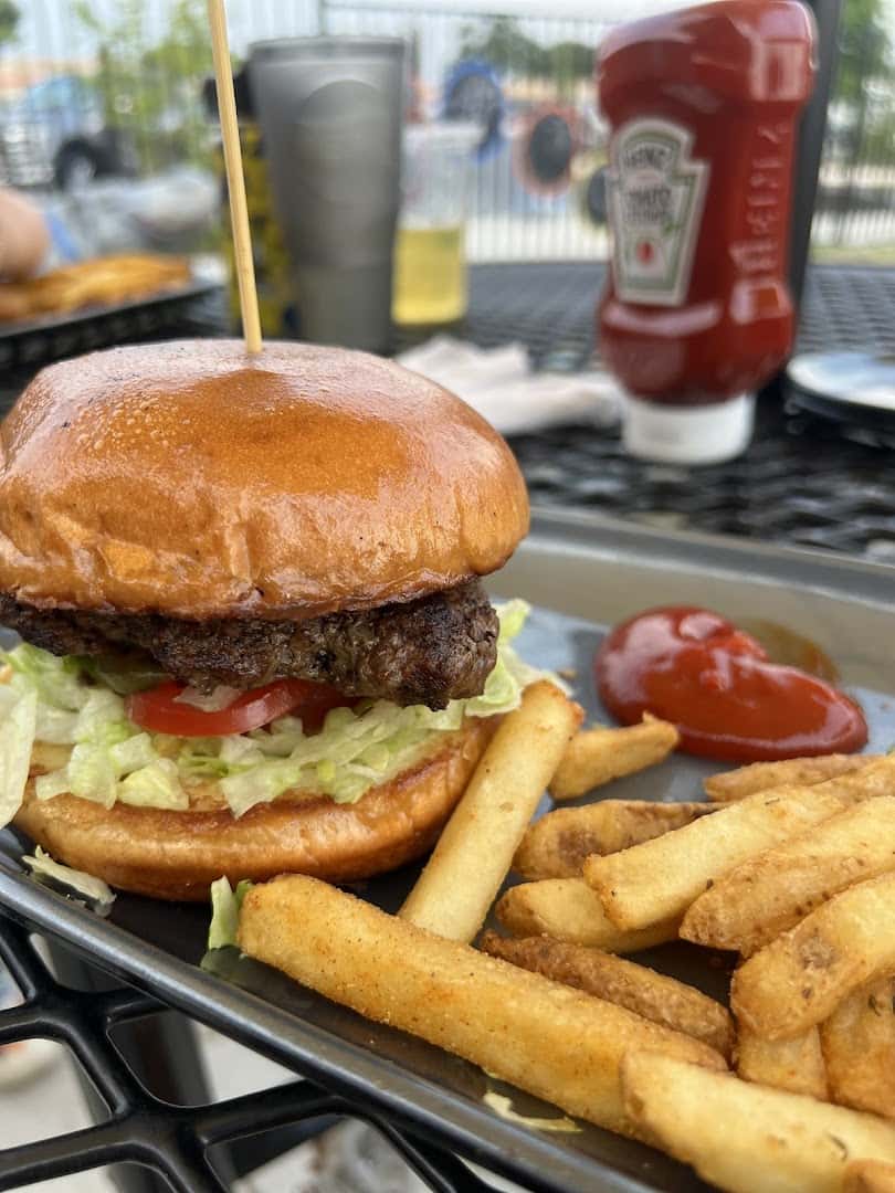 Cottonwood Creek Brewery — Restaurants photo 2 of 5