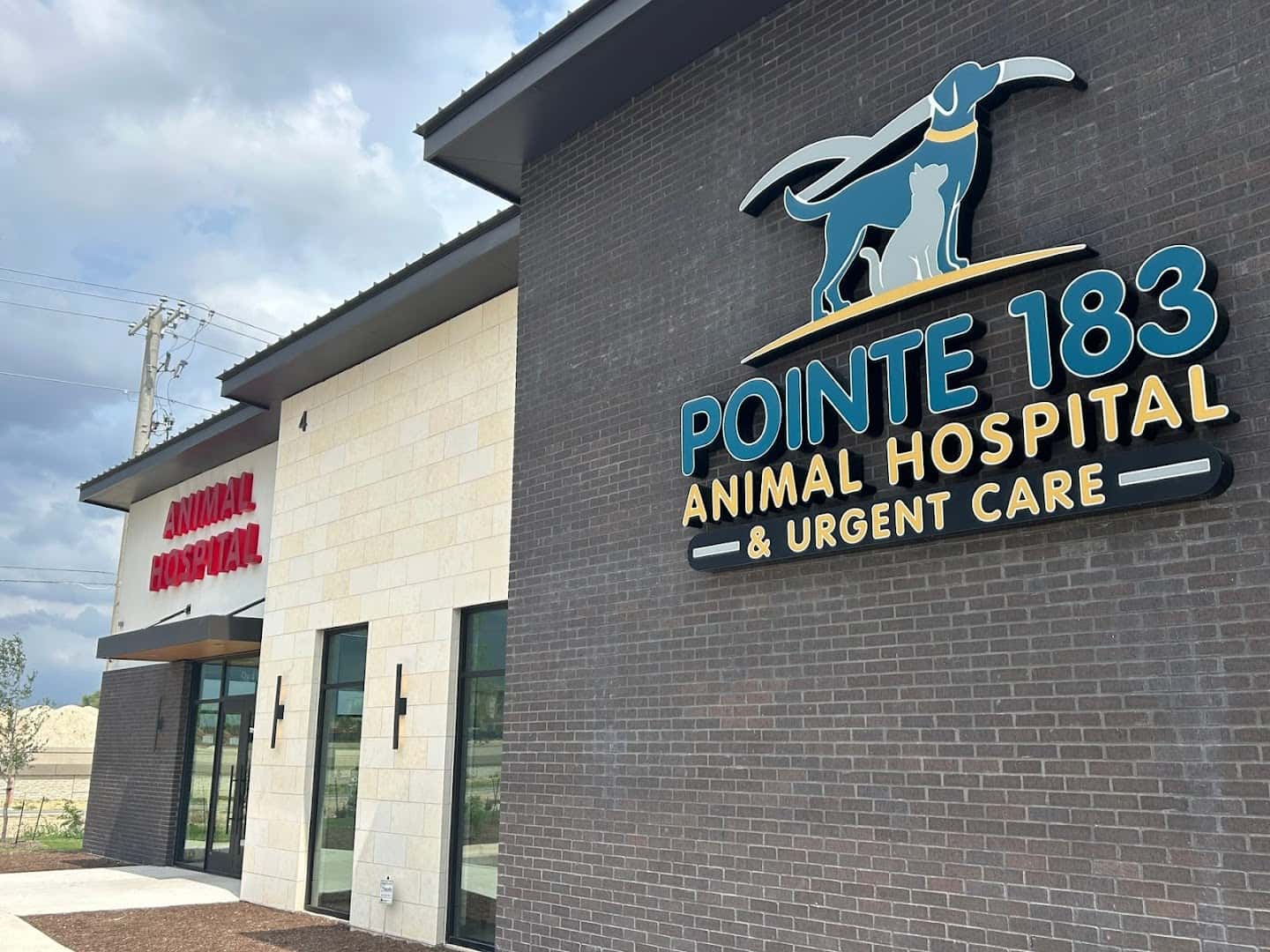 Pointe 183 Animal Hospital & Urgent Care — Pet Services photo 3 of 5