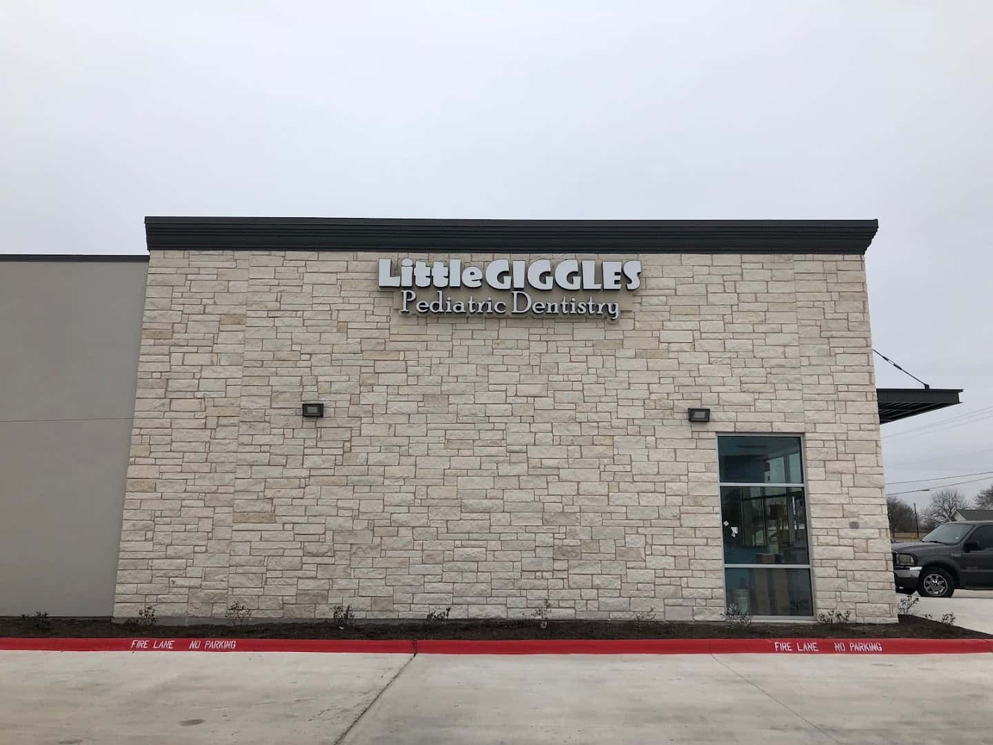 Little Giggles Pediatric Dentistry — Dentists photo 2 of 5