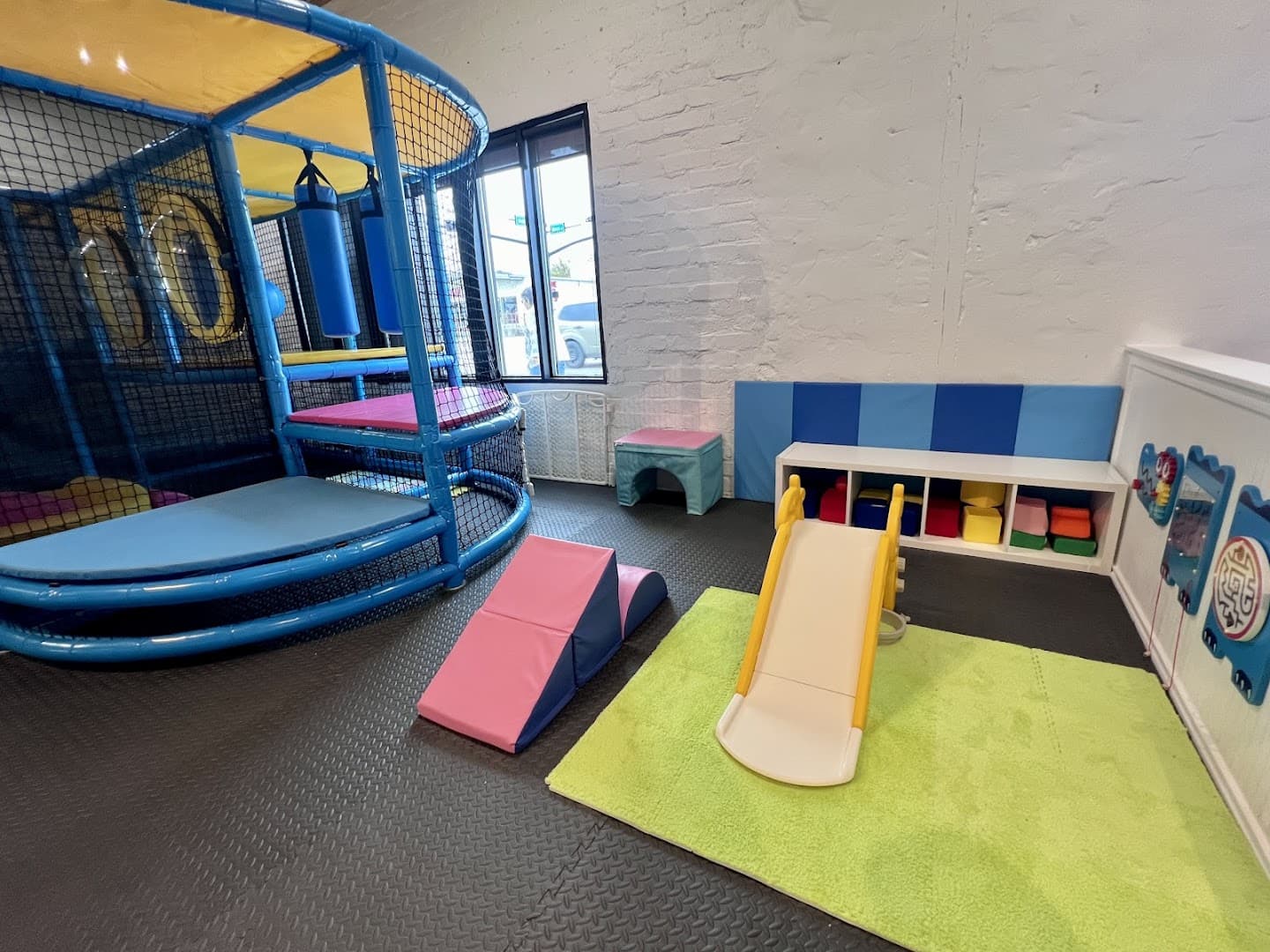 Tot Box Play Cafe — Coffee Shops & Cafes photo 1 of 5