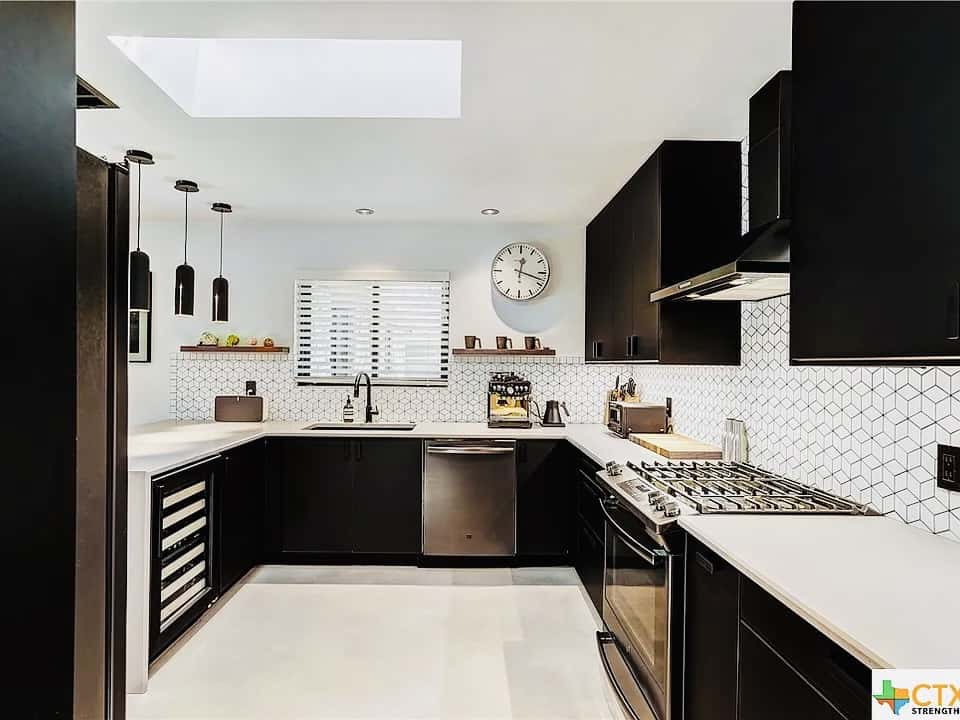 Dakine Services, Inc. — Home Builders & Remodelers photo 3 of 5