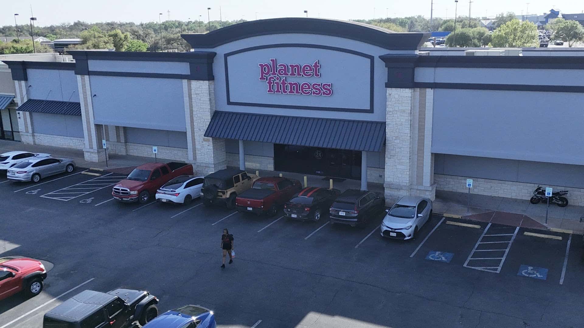 Planet Fitness — Fitness & Gyms photo 3 of 5