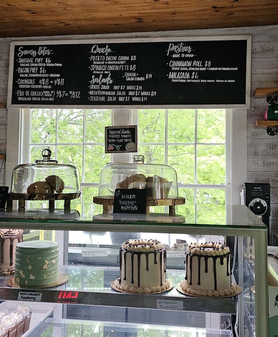 Casa Costa Bake Shop — Bakeries & Desserts photo 3 of 5