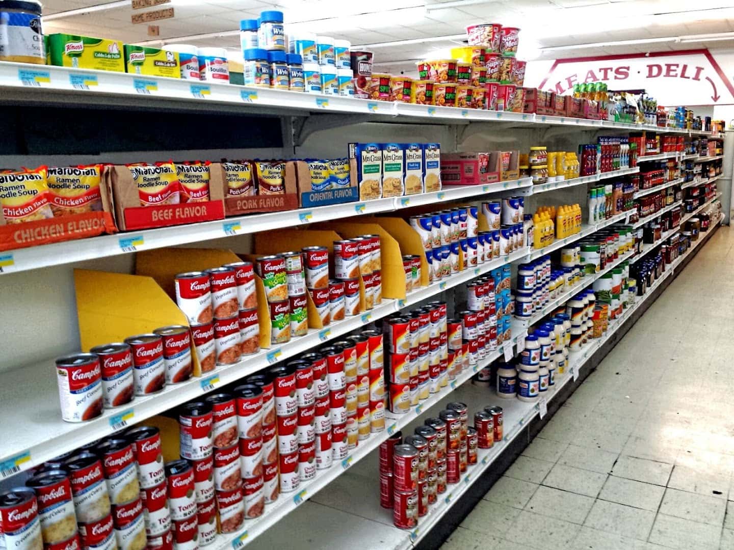 Bartlett Red & White Grocery — Retail & Boutiques photo 2 of 5