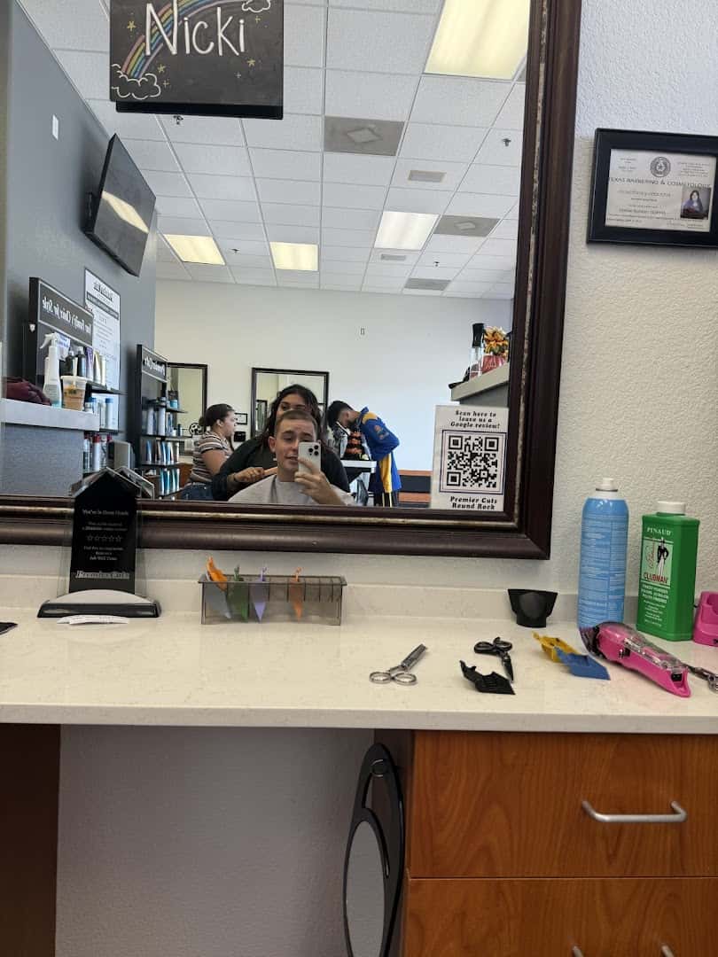 Premier Cuts Hair Salon — Hair Salons & Barbers photo 3 of 5