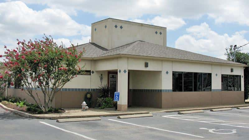 Buttercup Veterinary Hospital — Pet Services photo 1 of 5