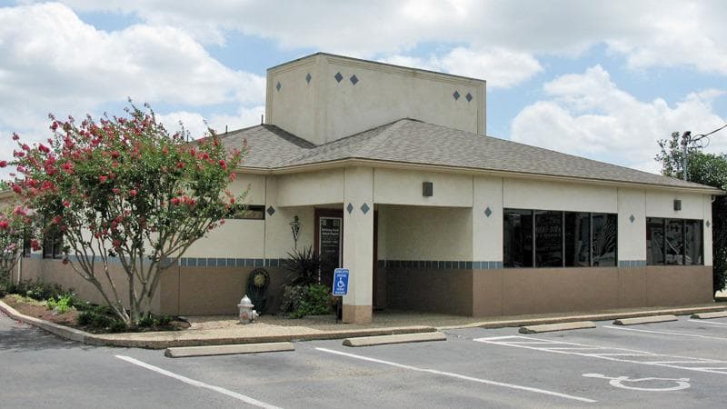Buttercup Veterinary Hospital — Pet Services photo 1 of 5