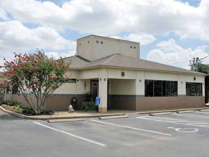 Buttercup Veterinary Hospital — Pet Services photo 3 of 5