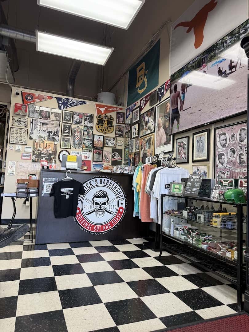 DERRICK'S BARBER SHOP — Hair Salons & Barbers photo 1 of 5