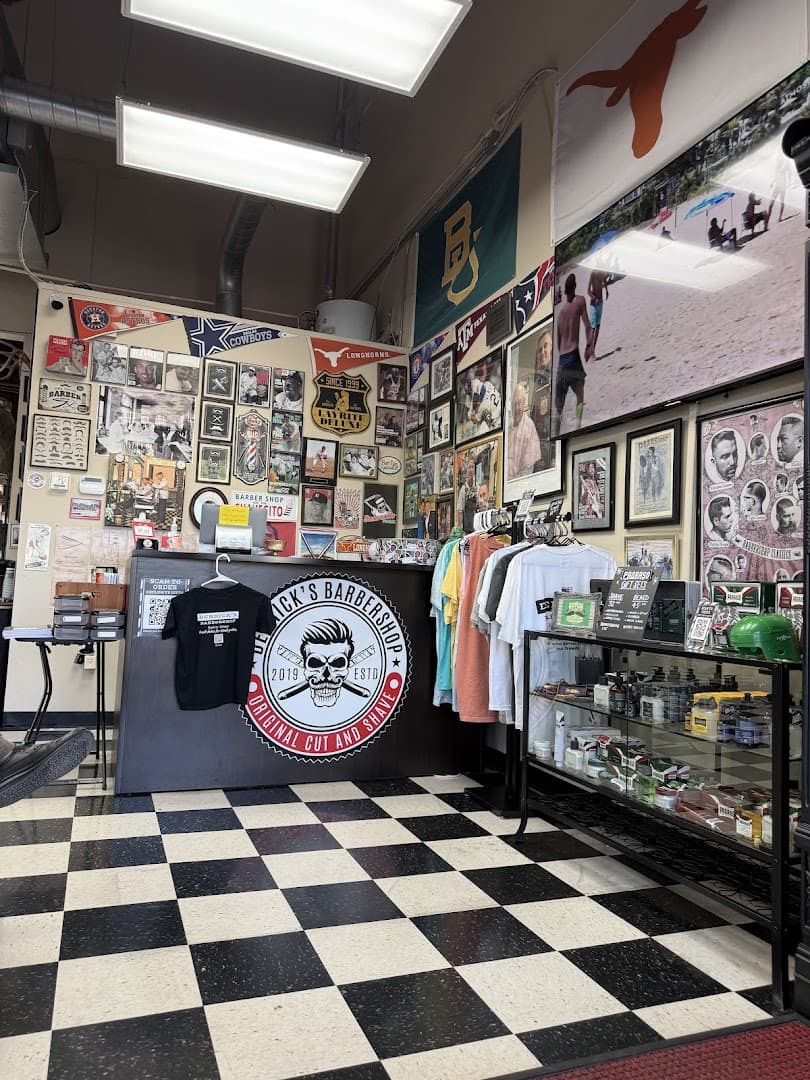 DERRICK'S BARBER SHOP — Hair Salons & Barbers photo 1 of 5