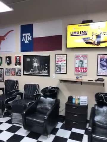 DERRICK'S BARBER SHOP — Hair Salons & Barbers photo 2 of 5