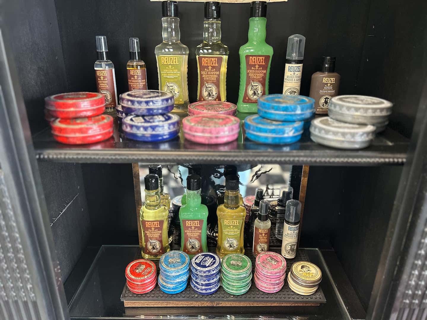DERRICK'S BARBER SHOP — Hair Salons & Barbers photo 3 of 5