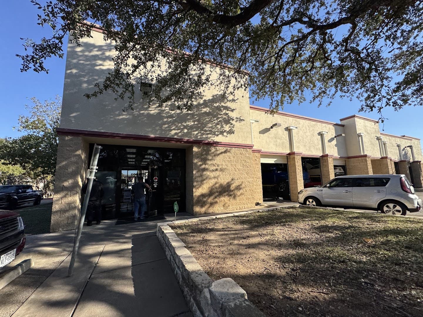 Sun Auto Service — Auto Services photo 1 of 5