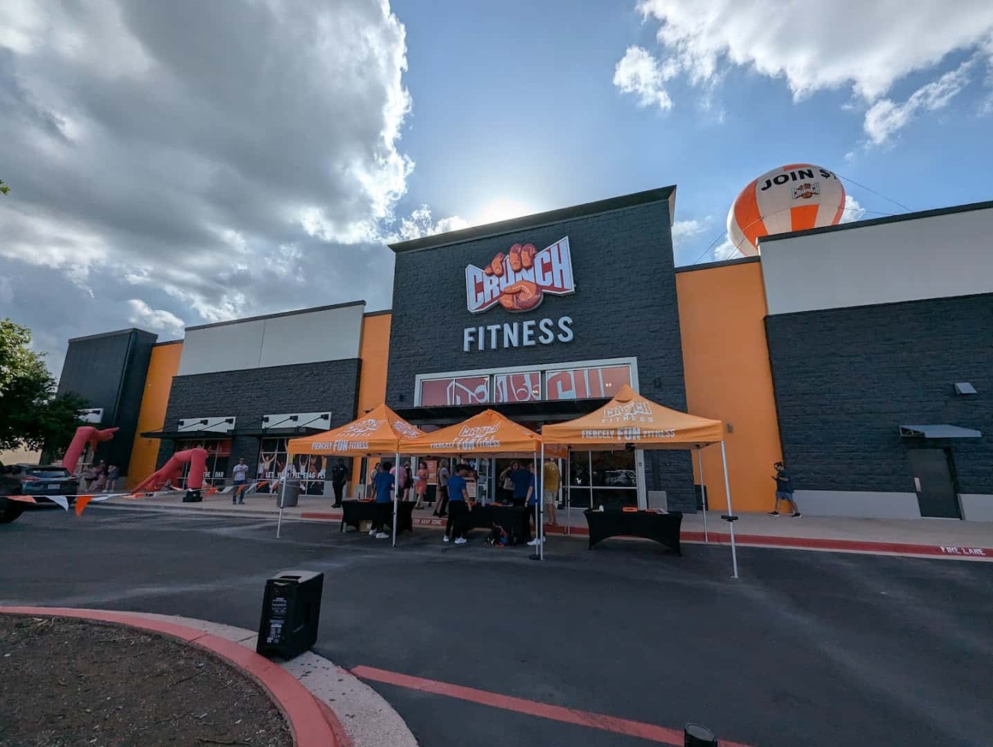 Crunch Fitness - Cedar Park — Fitness & Gyms photo 2 of 5