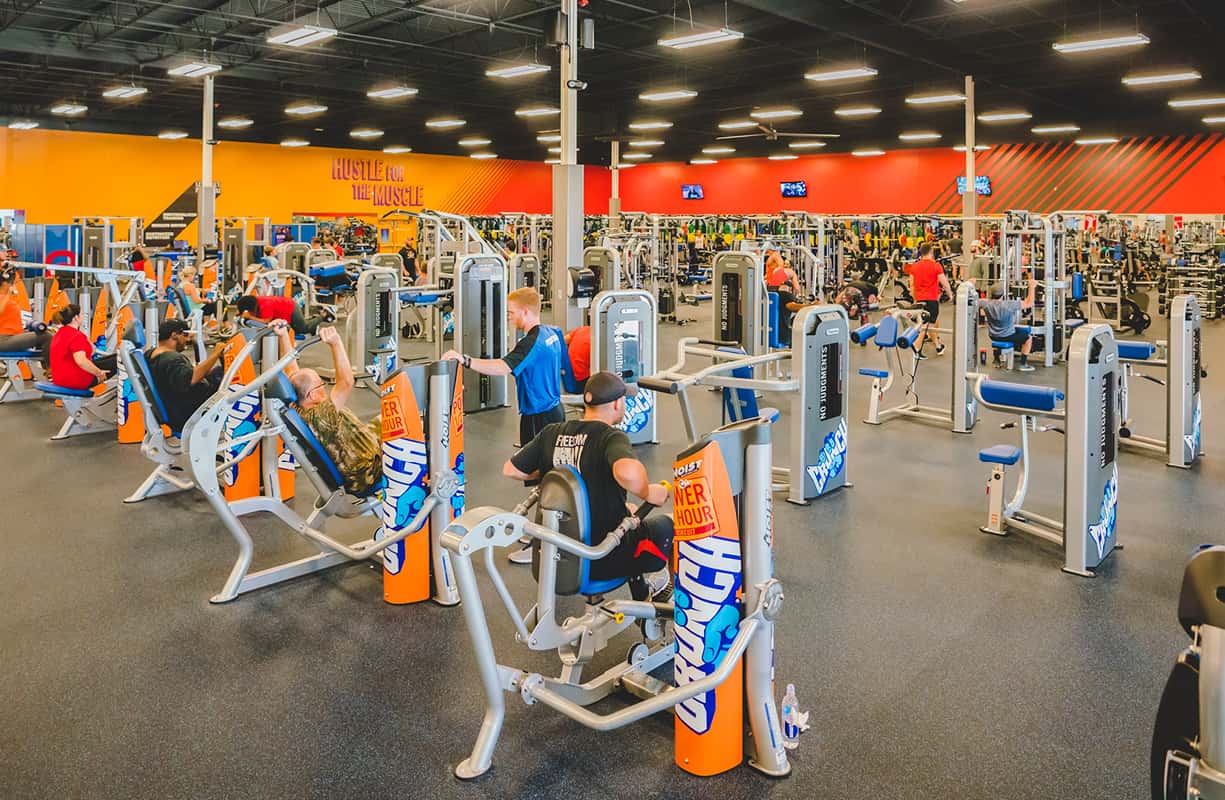 Crunch Fitness - Cedar Park — Fitness & Gyms photo 3 of 5
