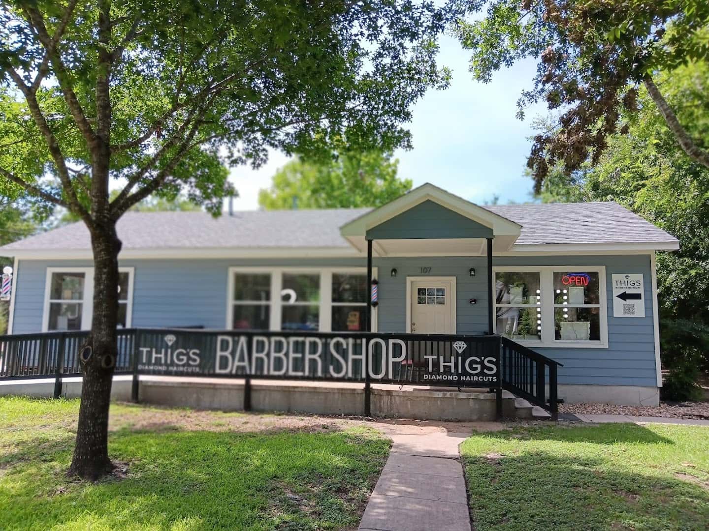Thig's Diamond Haircuts Barbershop — Hair Salons & Barbers photo 3 of 5