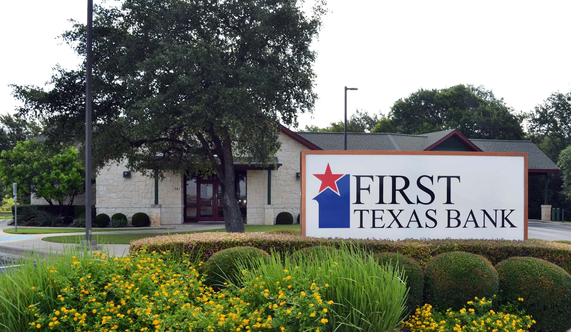 First Texas Bank — Financial & Accounting photo 1 of 4
