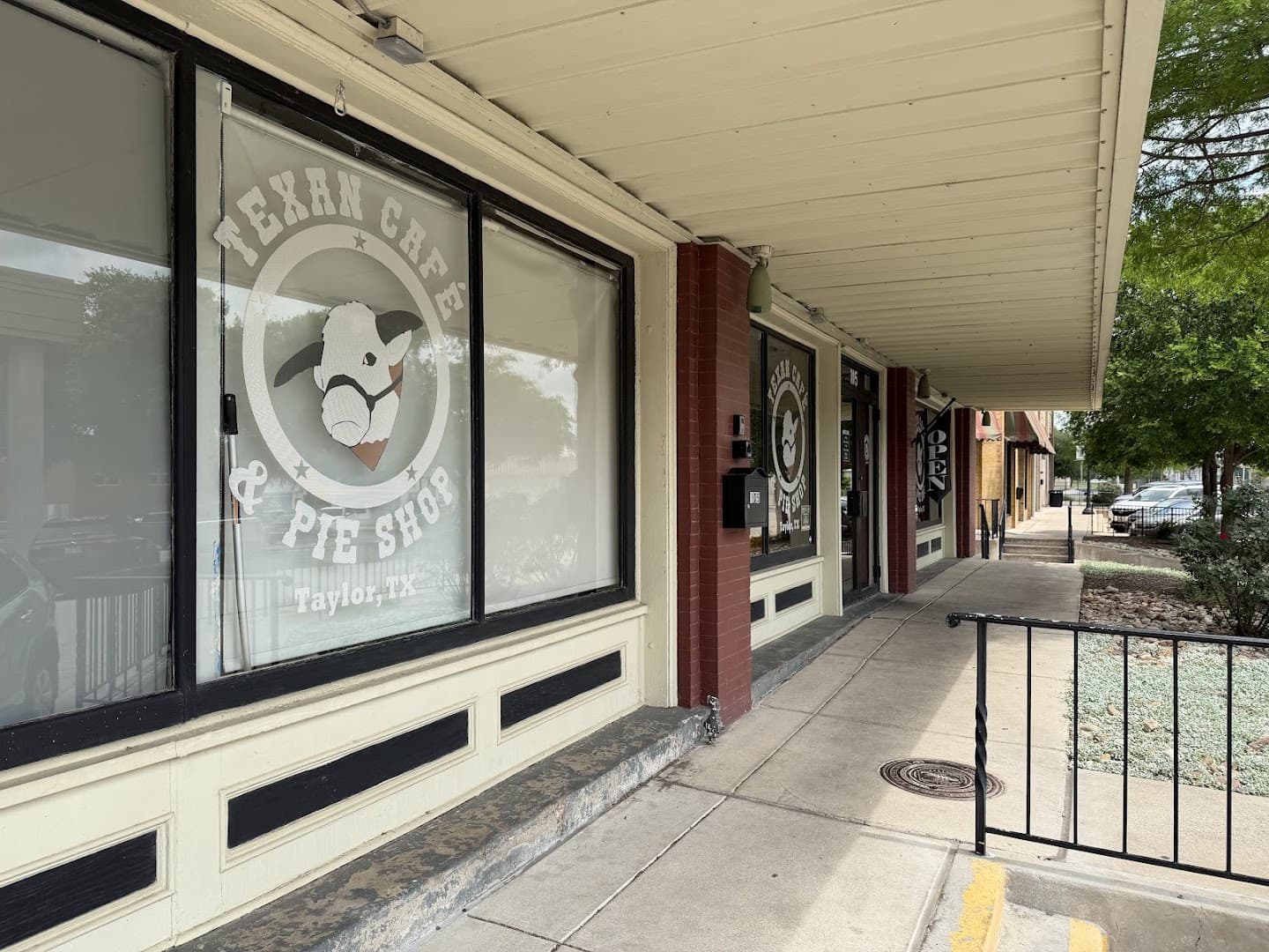 Texan Cafe & Pie Shop (Taylor) — Coffee Shops & Cafes photo 1 of 5