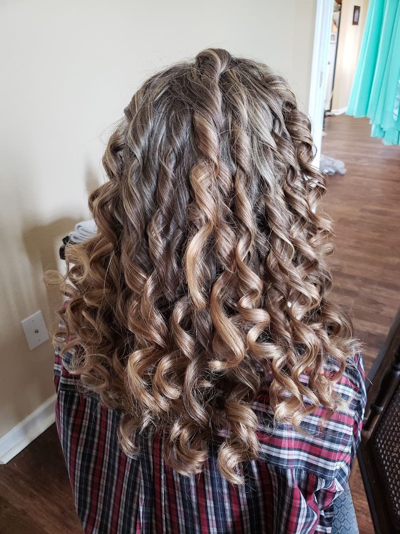 Tangles Hair Salon — Hair Salons & Barbers photo 1 of 5