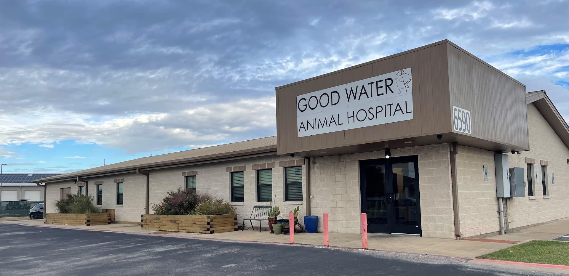 Good Water Animal Hospital — Pet Services photo 1 of 5