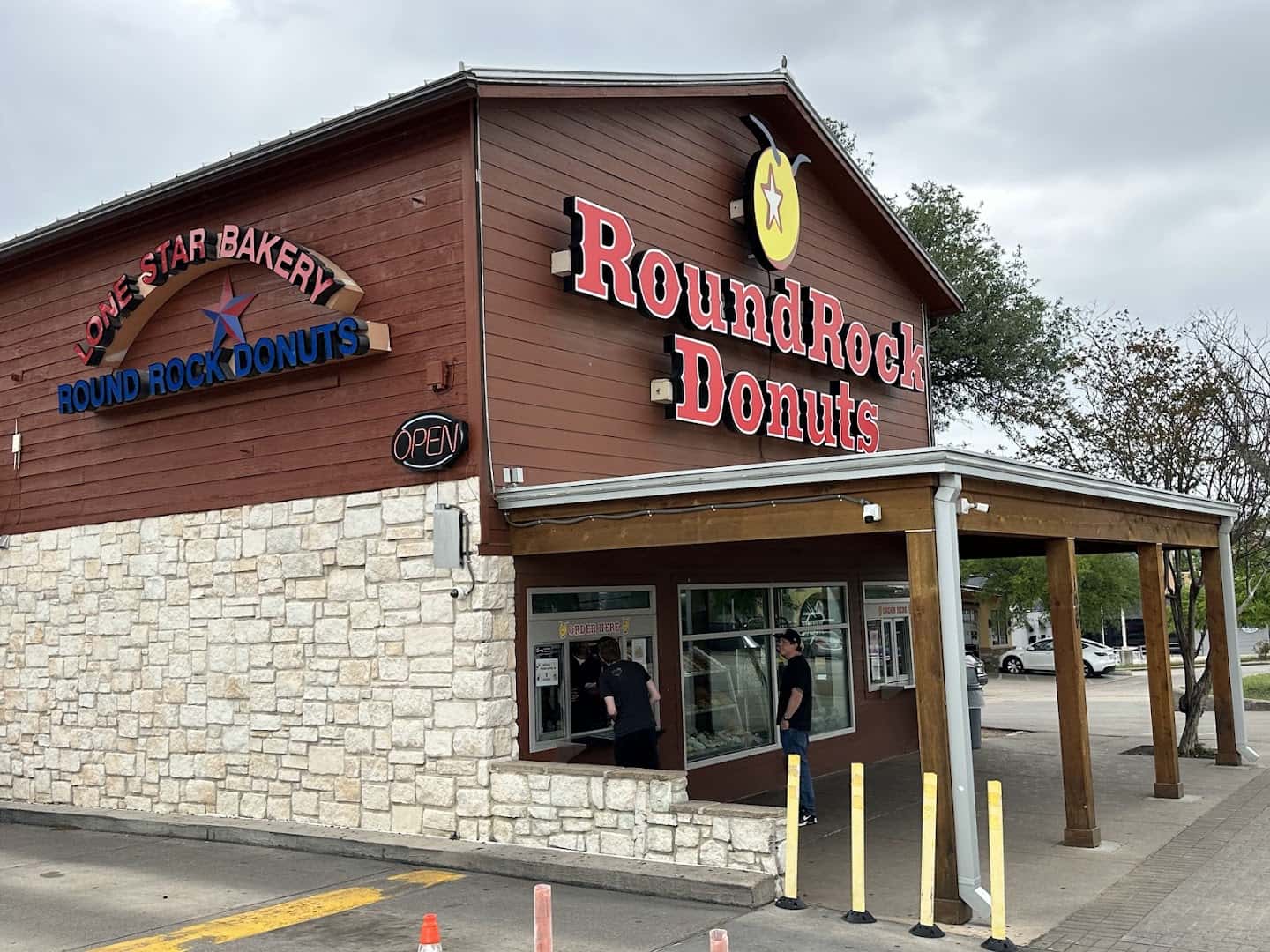 Round Rock Donuts — Bakeries & Desserts photo 3 of 5