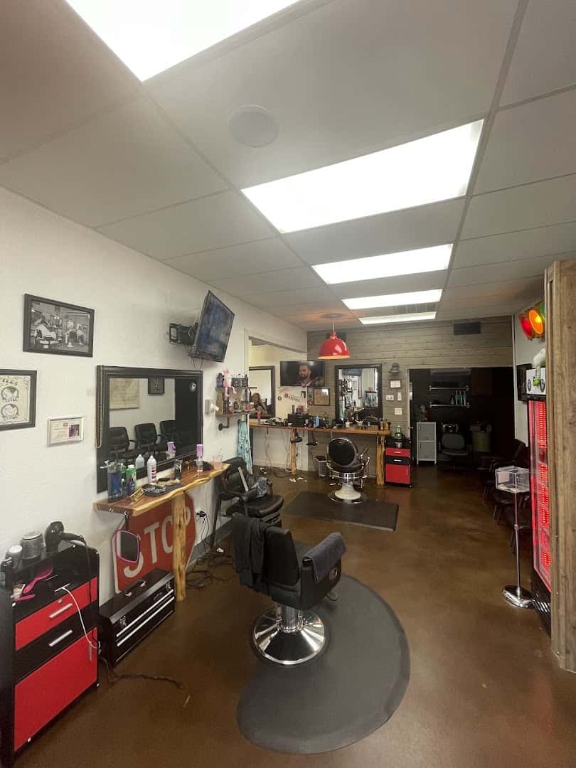 The Hair Stop Barber & Salon LHTX — Hair Salons & Barbers photo 3 of 5