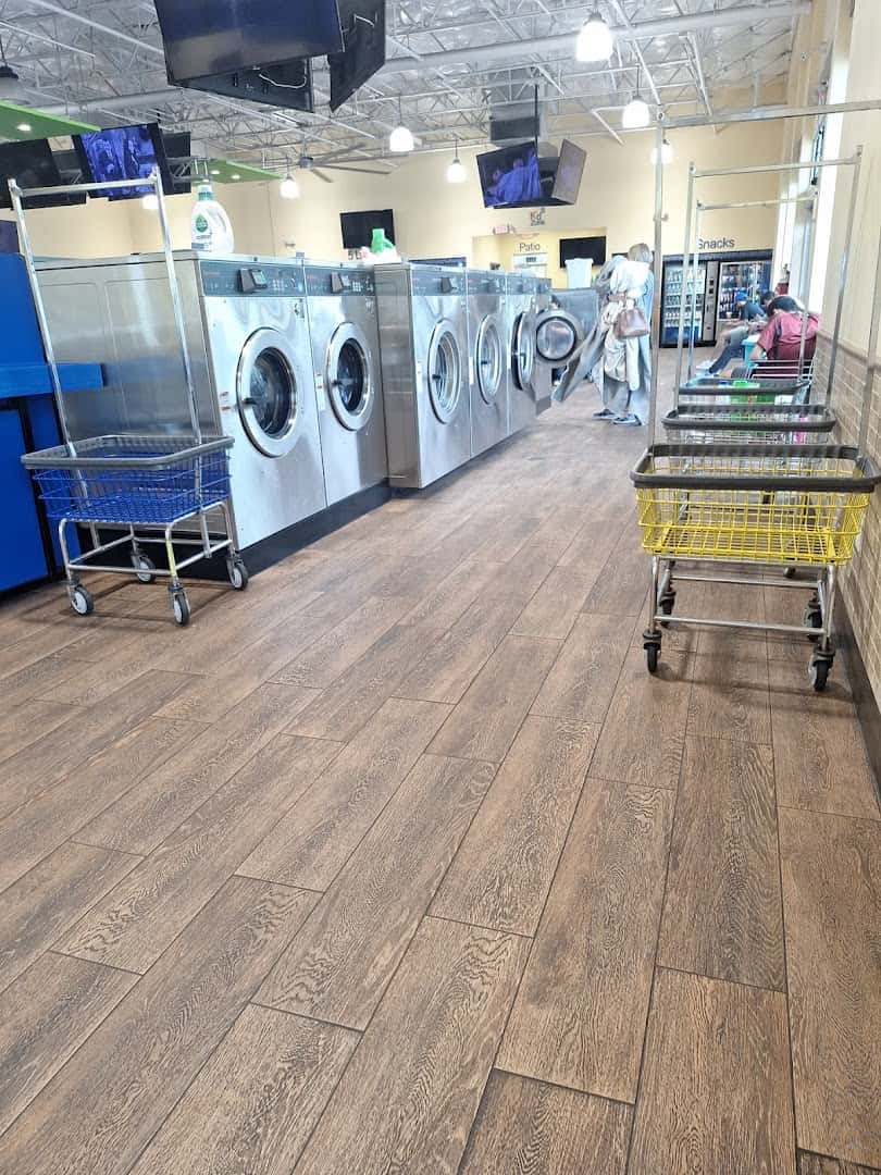 SpinZone Laundry — Laundry & Dry Cleaning photo 3 of 5