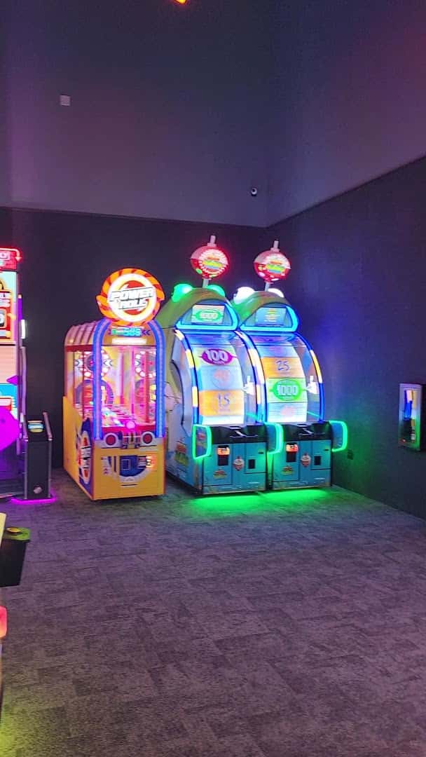 Hooky Entertainment Hutto — Family Fun & Recreation photo 2 of 5