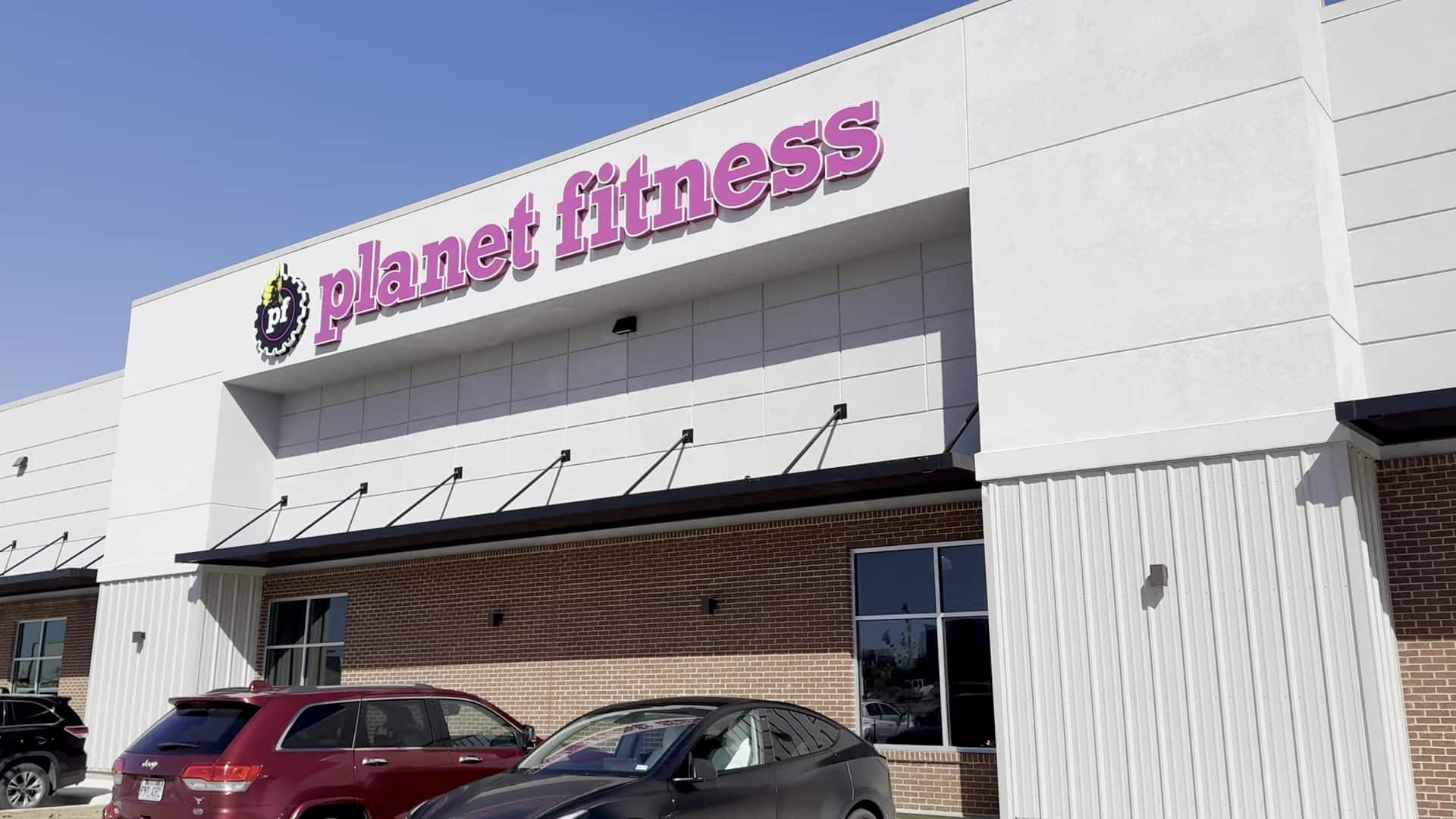 Planet Fitness — Fitness & Gyms photo 2 of 5