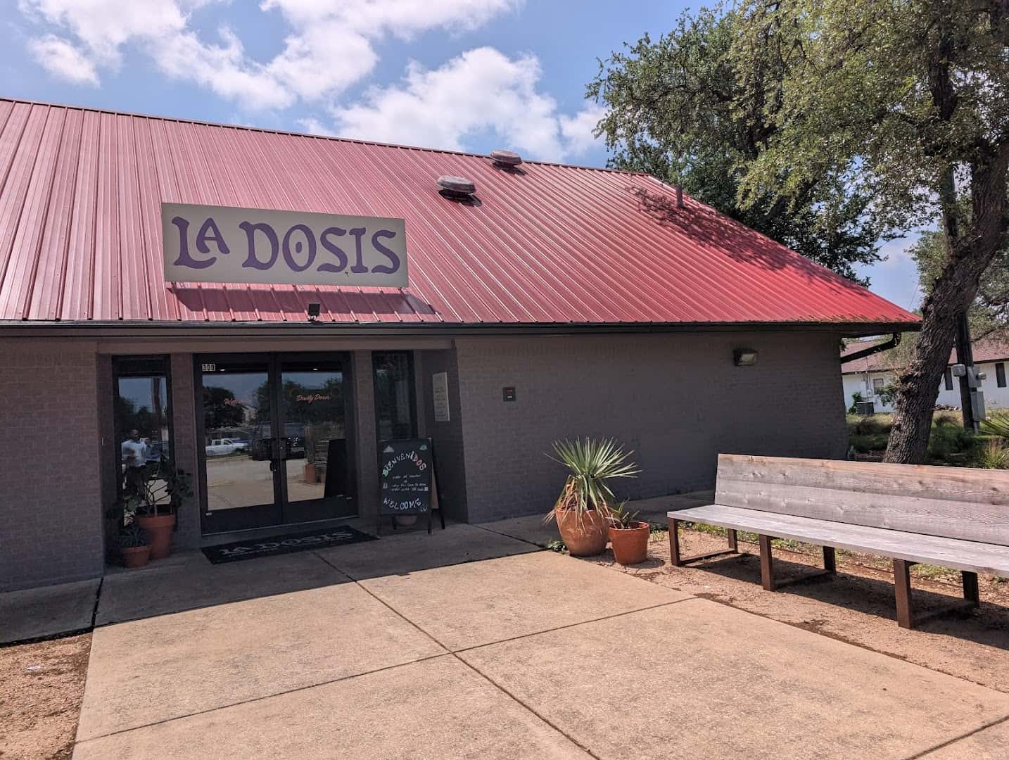 La Dosis Coffee + Cocktails — Coffee Shops & Cafes photo 3 of 5