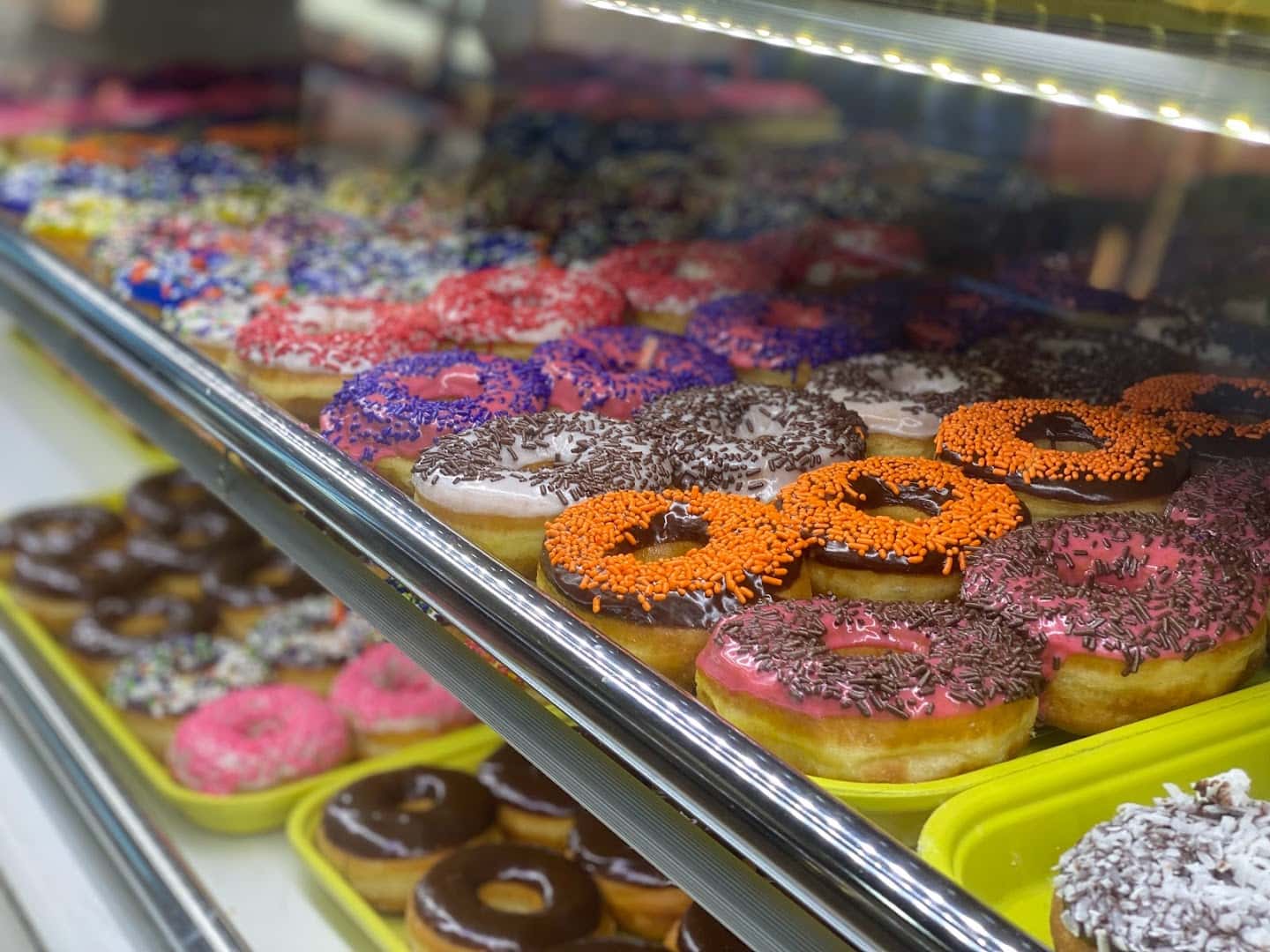 Grand Donuts — Bakeries & Desserts photo 2 of 5