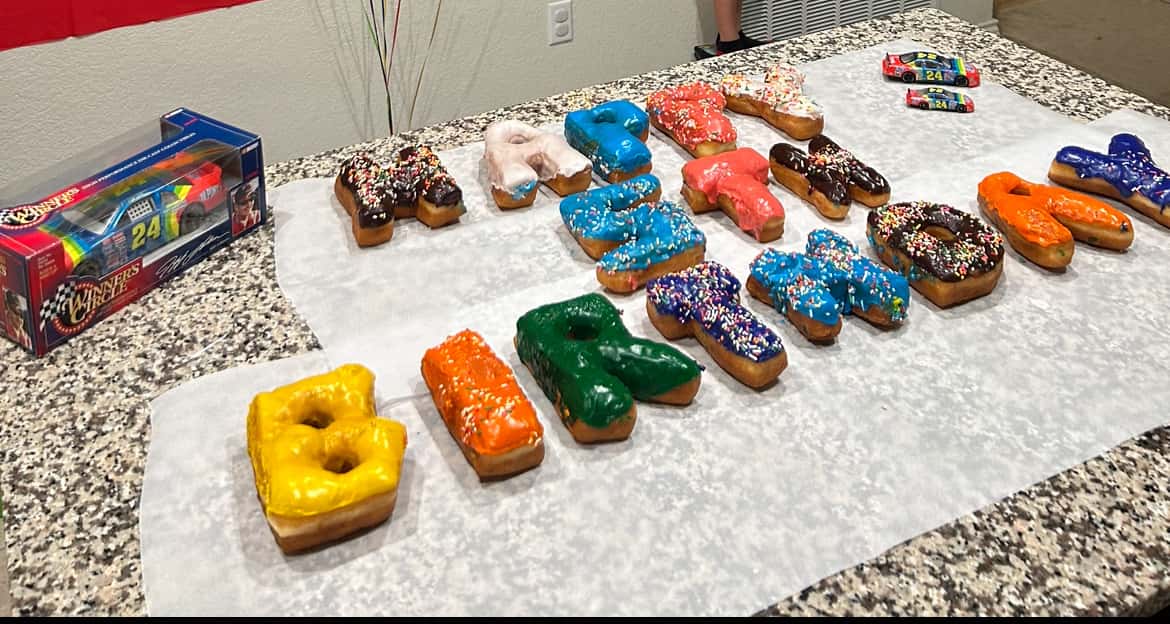 Grand Donuts — Bakeries & Desserts photo 3 of 5