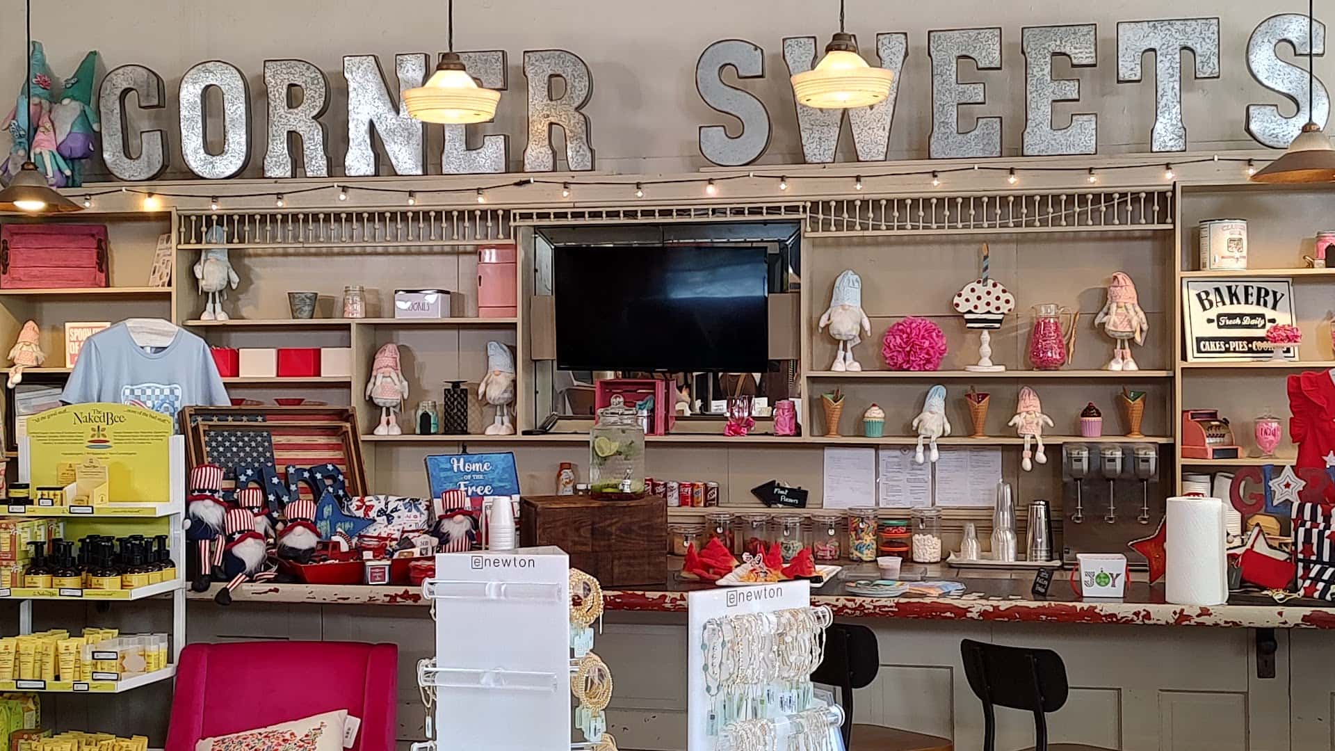 Mezoozah Boutique & Corner Sweets — Retail & Boutiques photo 3 of 5