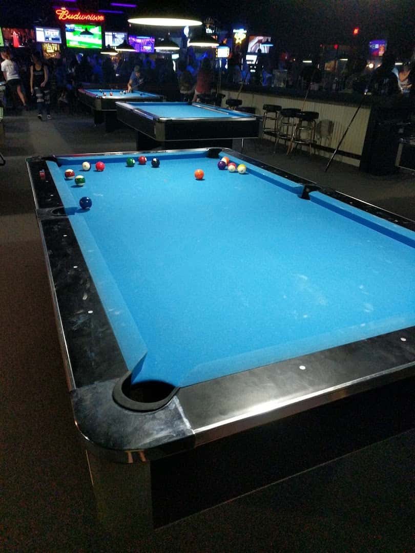 Shooters Billiards & Sports Bar — Bars & Breweries photo 3 of 5