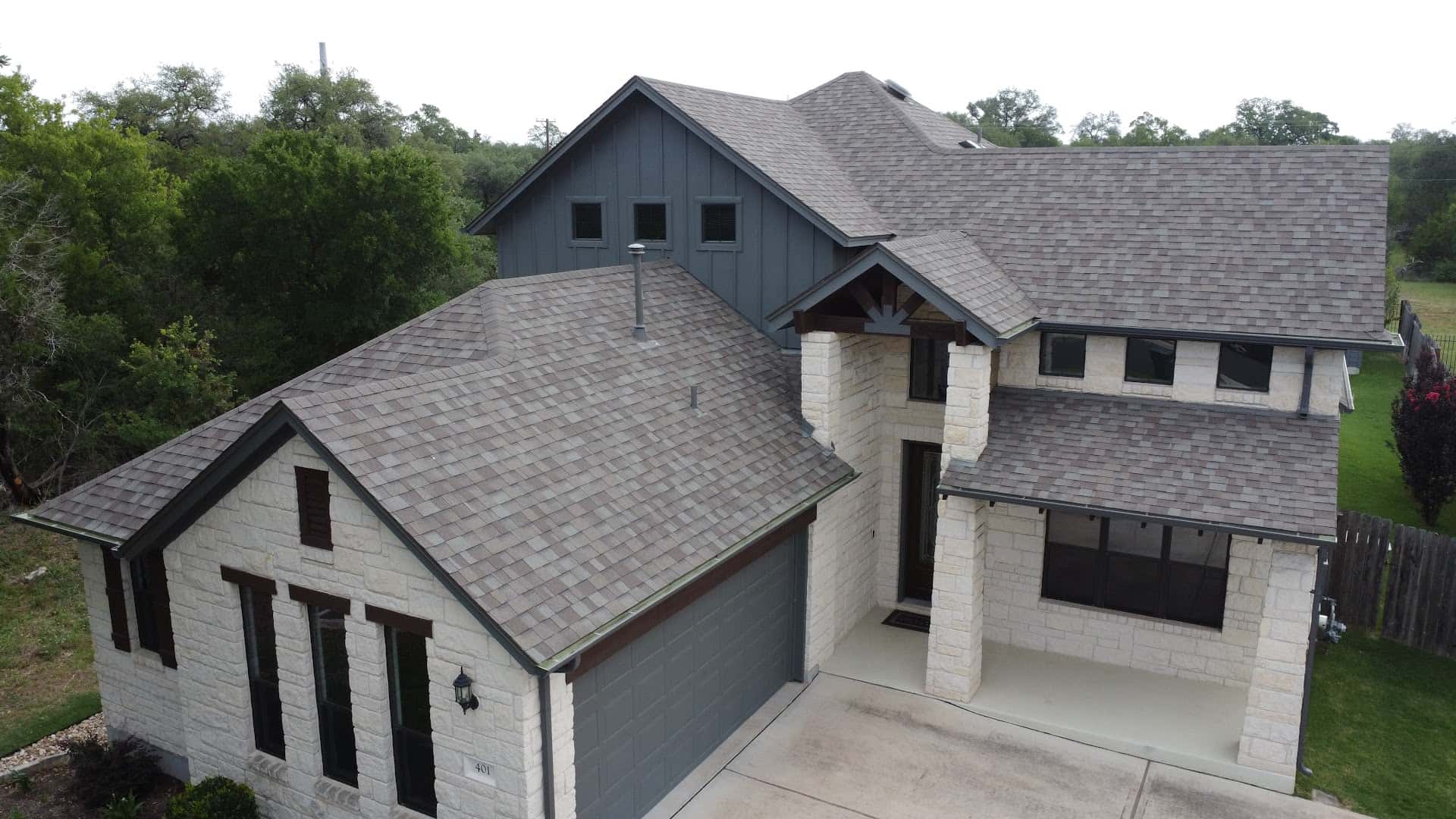 Roof Masters — Roofers photo 1 of 5