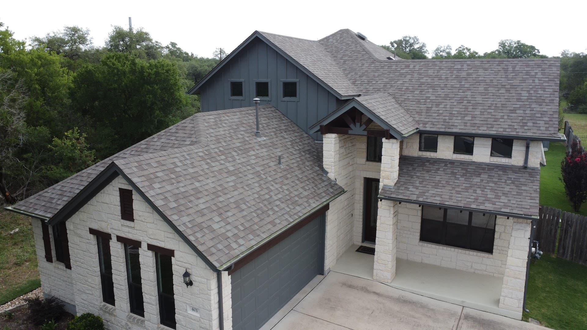 Roof Masters — Roofers photo 1 of 5