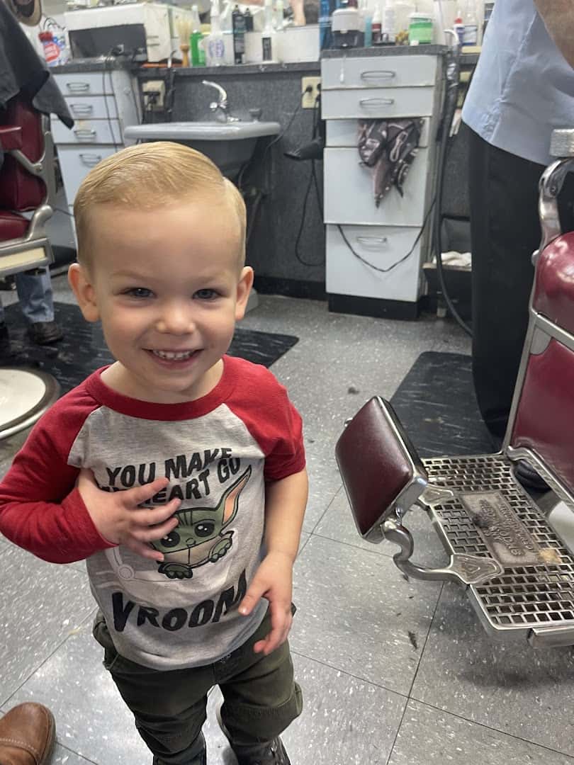 Ideal Barber shop — Hair Salons & Barbers photo 2 of 5