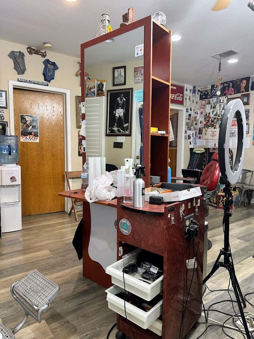 Papa Frank's Barbershop — Hair Salons & Barbers photo 2 of 5