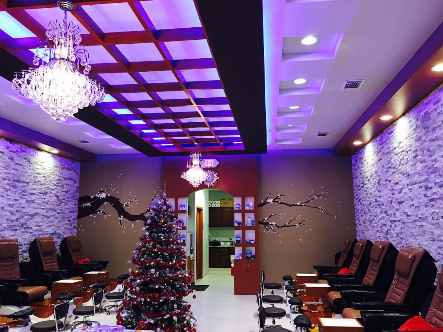 Paradise Nails & Spa — Nail Salons & Spas photo 1 of 5