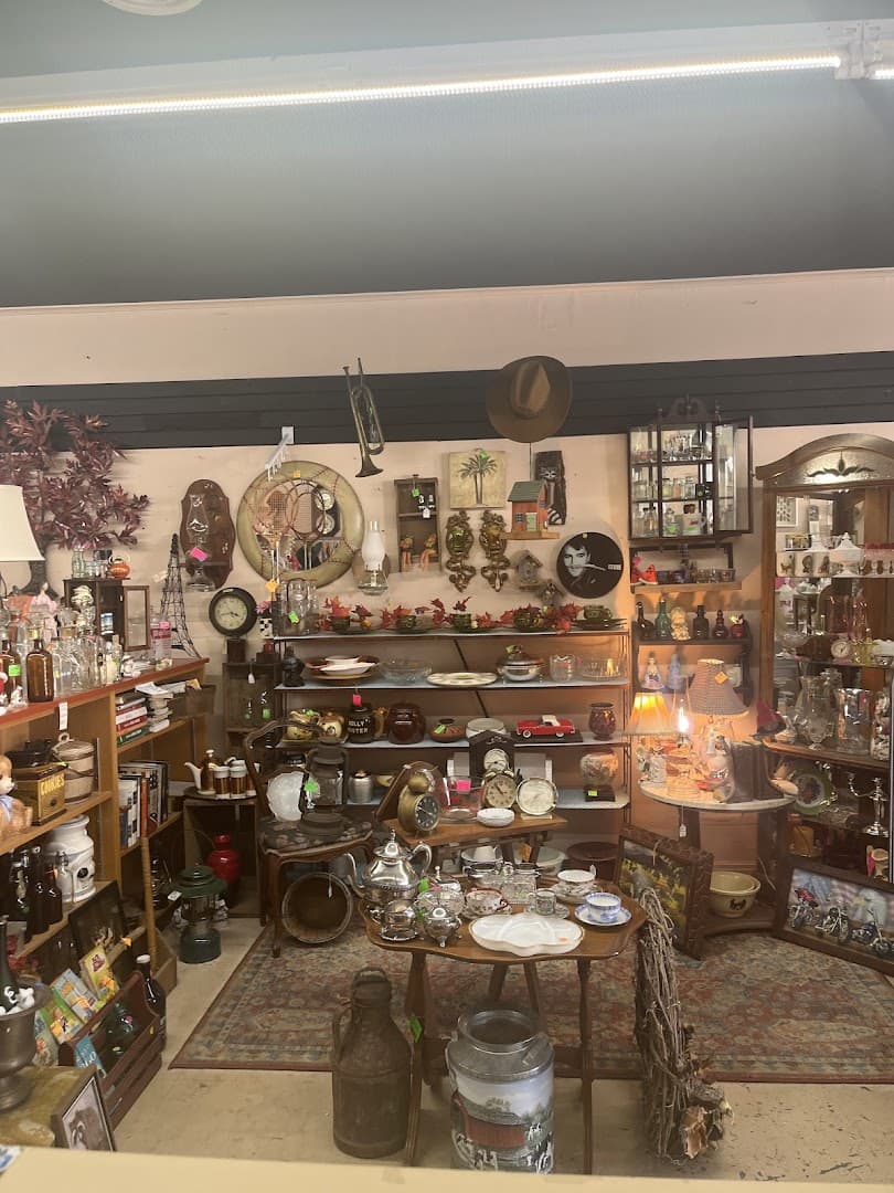 Netta's Nook Antiques & Collectibles — Retail & Boutiques photo 1 of 5